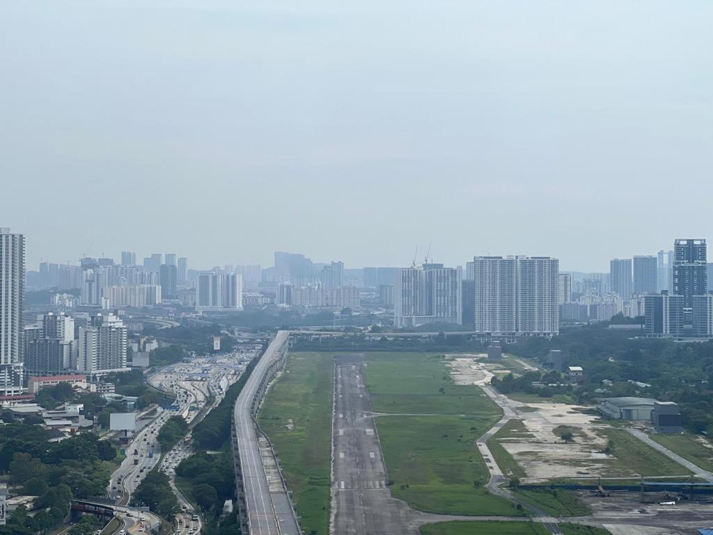 Kl View 2r1b Free Wifi 6pax Apartment *