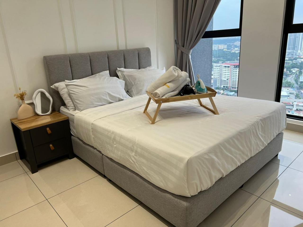 Kl View 2r1b Free Wifi 6pax Apartment *