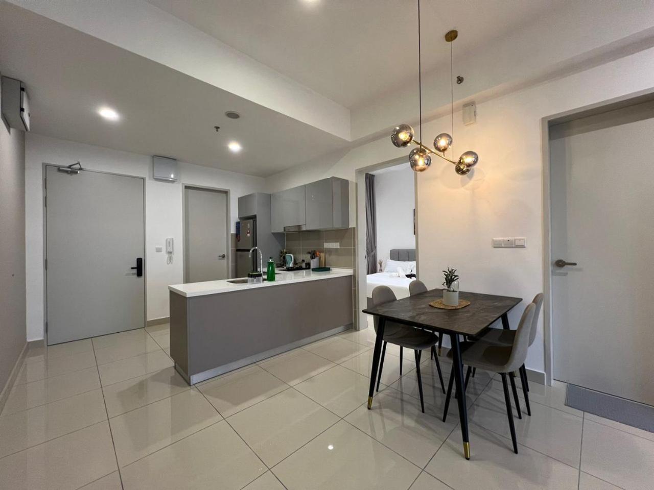 Kl View 2r1b Free Wifi 6pax Apartment Kuala Lumpur
