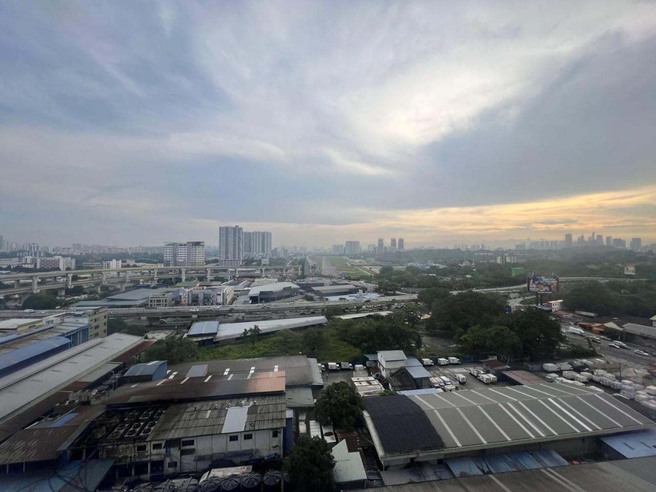 Kl View 2r1b Free Wifi 6pax Apartment Kuala Lumpur