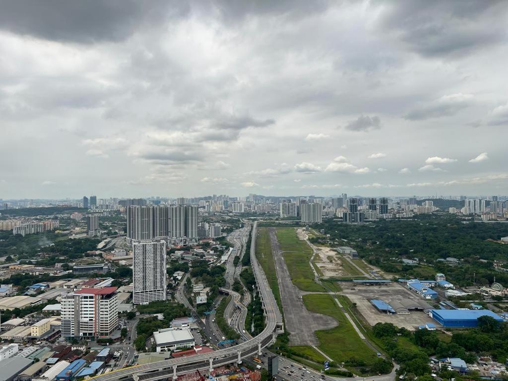 Apartment Kl View 2r1b Free Wifi 6pax