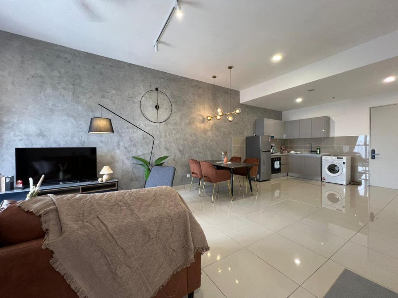 Kl View 2r1b Free Wifi 6pax Apartment Kuala Lumpur