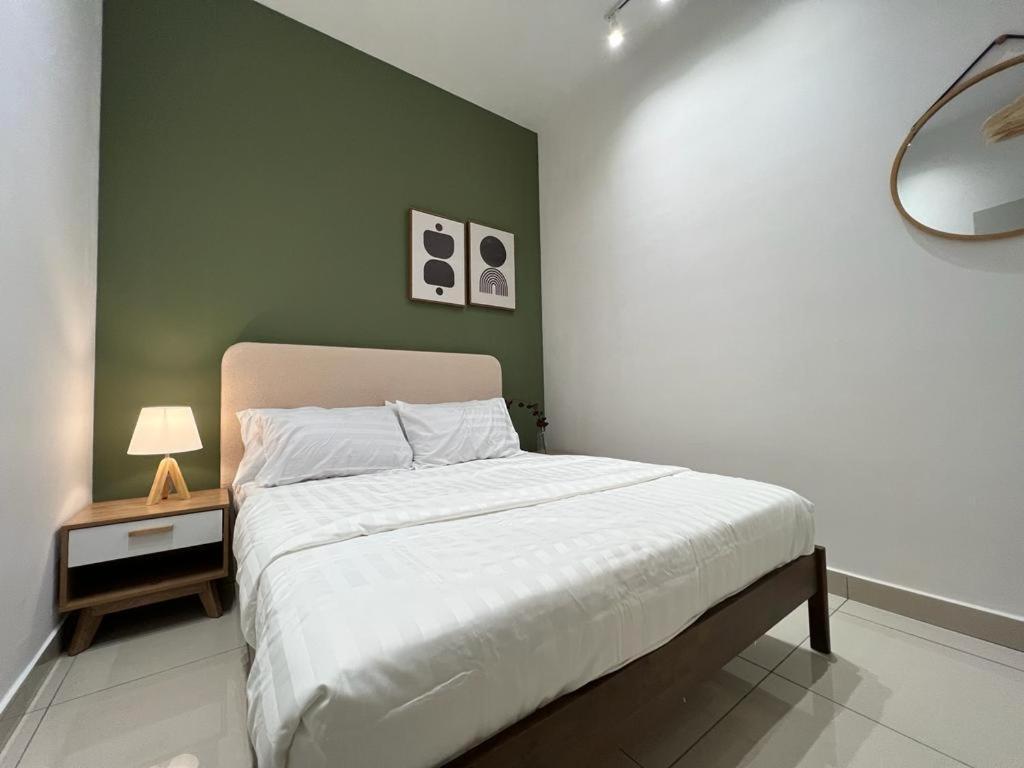 Kl View 2r1b Free Wifi 6pax Apartment *