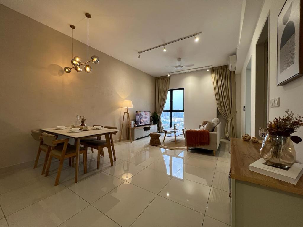 Apartment Kl View 2r1b Free Wifi 6pax *