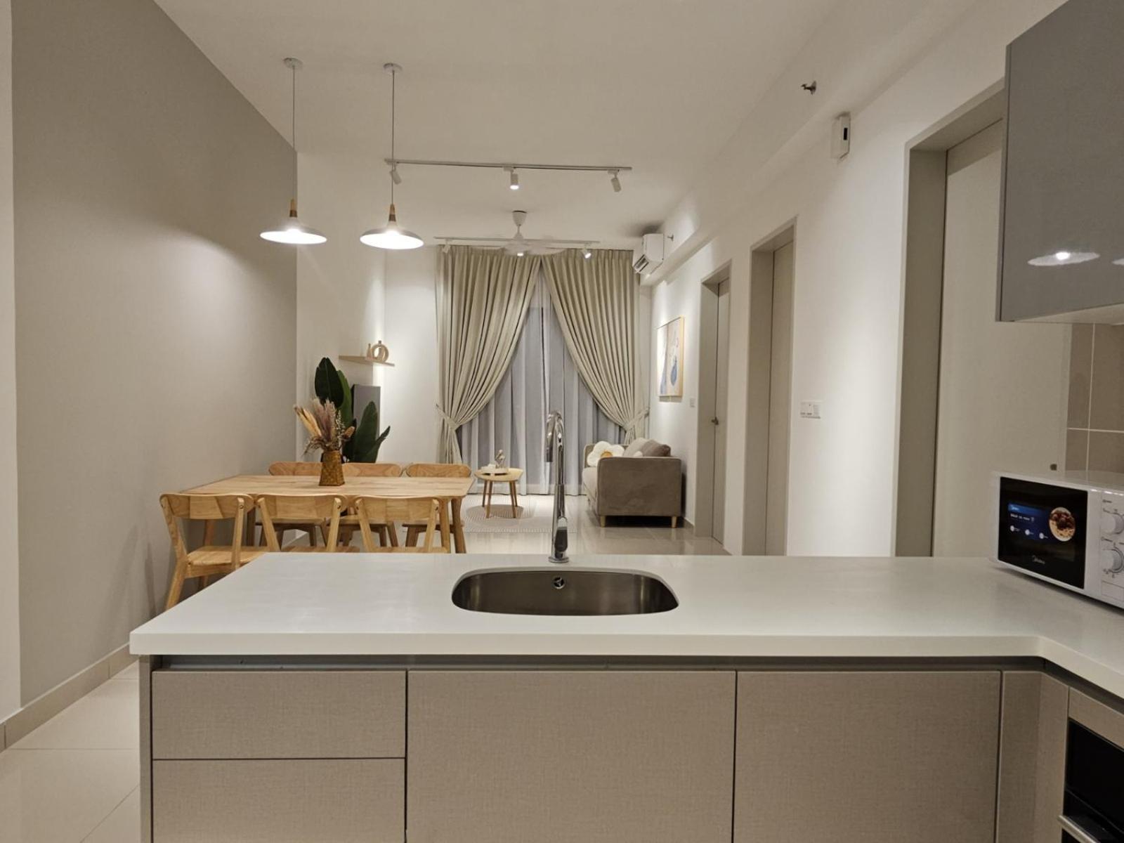 Apartment Kl View 2r1b Free Wifi 6pax